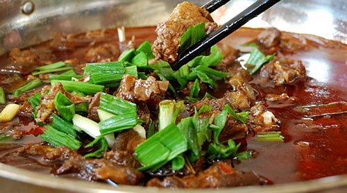 湖南<a href=/shicai/rouqin/GouRou/index.html target=_blank><u>狗肉</u></a>火锅