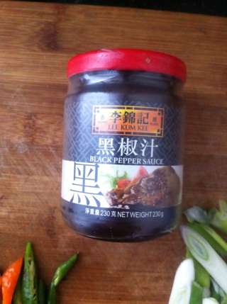 黑椒<a href=/shicai/rouqin/NiuRou/index.html target=_blank><u>牛肉</u></a>