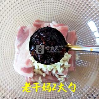 老干妈蒸<a href=/shicai/rouqin/PaiGu/index.html target=_blank><u>排骨</u></a>