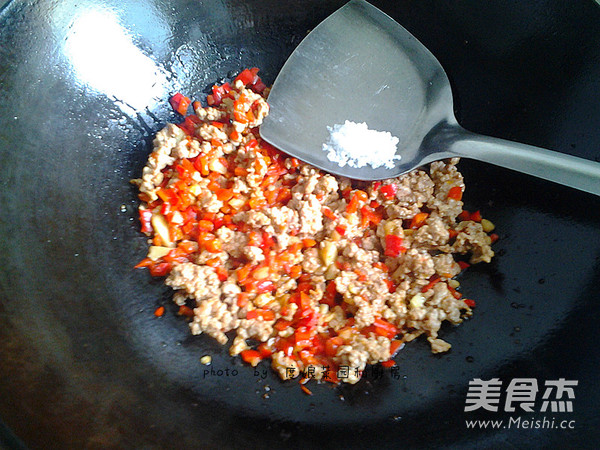 肉末蒸<a href=/shicai/shucai/DouJiao/index.html target=_blank><u>豆角</u></a>的做法