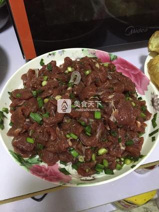 <a href=/shicai/rouqin/NiuRou/index.html target=_blank><u>牛肉</u></a>火锅