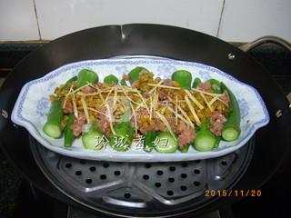 肉沫蒸<a href=/shicai/shucai/QiuKui/index.html target=_blank><u>秋葵</u></a>