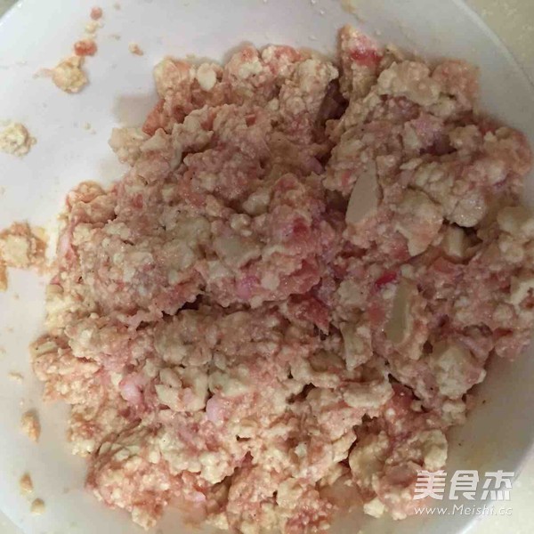 <a href=/shicai/mimian/DouFu/index.html target=_blank><u>豆腐</u></a>肉丸子的做法