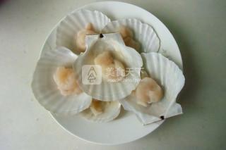 蒜蓉<a href=/shicai/mimian/FenSi/index.html target=_blank><u>粉丝</u></a>蒸<a href=/shicai/shuichanpin/ShanBei/index.html target=_blank><u>扇贝</u></a>