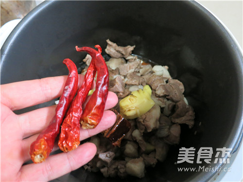 启东风味烧<a href=/shicai/rouqin/YangRou/index.html target=_blank><u>羊肉</u></a>的做法