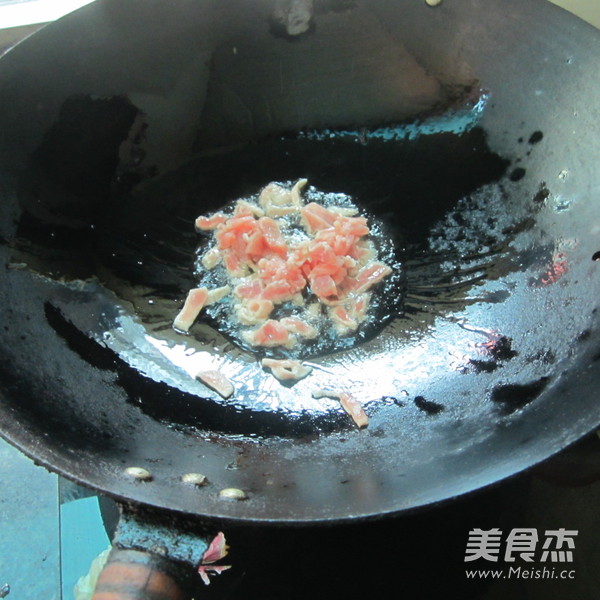 肉蒸<a href=/shicai/shucai/DouJiao/index.html target=_blank><u>豆角</u></a>的做法