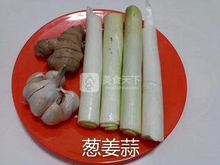 微波炉烤<a href=/shicai/diaoweipin/CongYou/index.html target=_blank><u>葱油</u></a>鸡