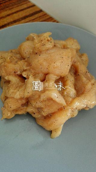 黑椒煎<a href=/shicai/rouqin/JiXiongRou/index.html target=_blank><u>鸡胸肉</u></a>