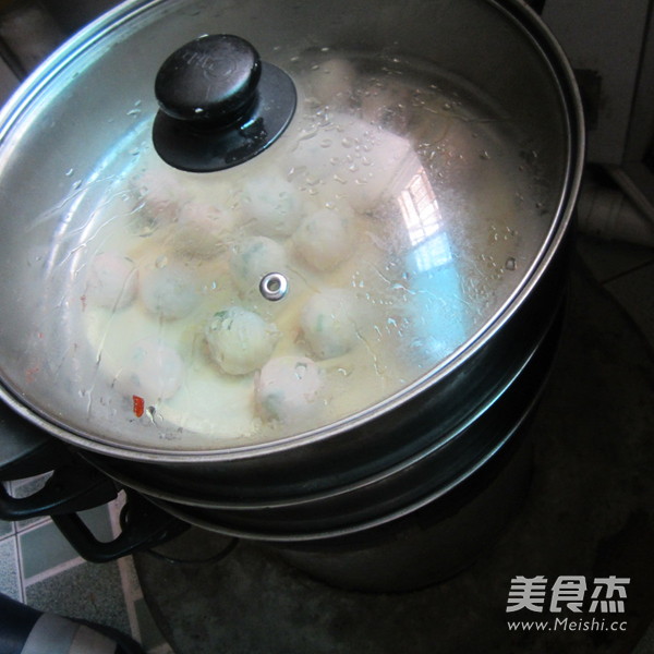 油炸鱼肉<a href=/shicai/shucai/WoSun/index.html target=_blank><u>莴笋</u></a>丸子的做法