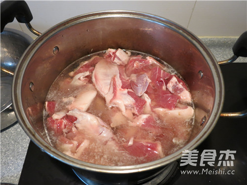 启东风味烧<a href=/shicai/rouqin/YangRou/index.html target=_blank><u>羊肉</u></a>的做法