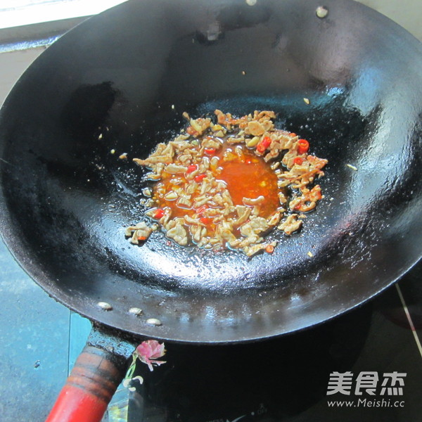 肉蒸<a href=/shicai/shucai/DouJiao/index.html target=_blank><u>豆角</u></a>的做法