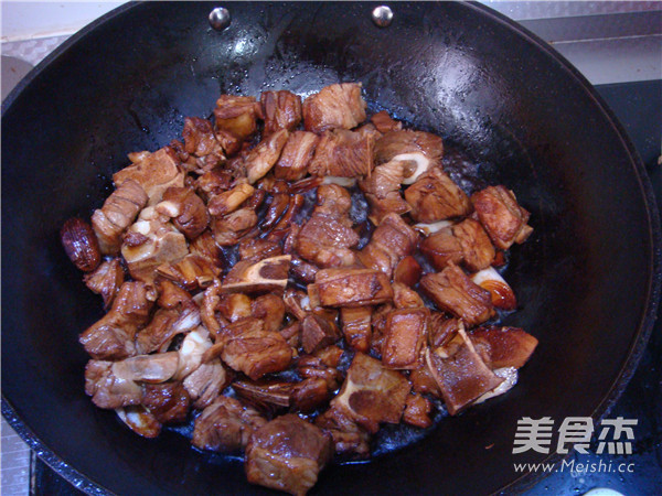 家常红烧<a href=/shicai/rouqin/NiuRou/index.html target=_blank><u>牛肉</u></a>的做法