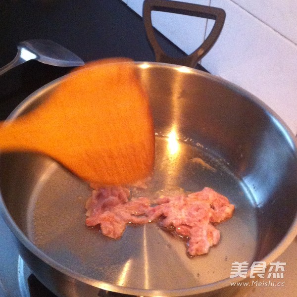 <a href=/shicai/shucai/BaiCai/index.html target=_blank><u>白菜</u></a>肉丝的做法