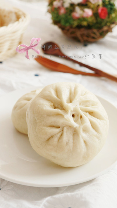 鲜肉<a href=/shicai/shucai/DouJiao/index.html target=_blank><u>豆角</u></a>丝包子