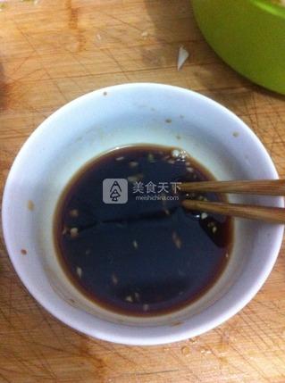 凉拌<a href=/shicai/mimian/DouFu/index.html target=_blank><u>豆腐</u></a>皮