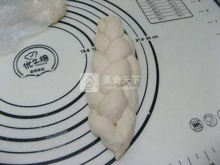 辫子<a href=/shicai/mimian/MianBao/index.html target=_blank><u>面包</u></a>