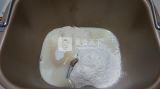 冷藏液种网纹<a href=/shicai/mimian/MianBao/index.html target=_blank><u>面包</u></a>