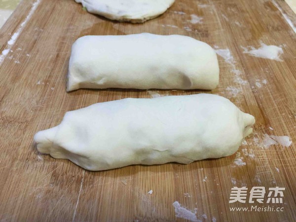 香葱<a href=/shicai/rouqin/ZhuYou/index.html target=_blank><u>猪油</u></a>饼的做法