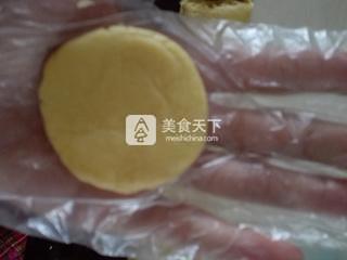 酥皮<a href=/shicai/guopin/BoLuo/index.html target=_blank><u>菠萝</u></a>包