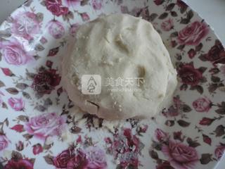 豆沙<a href=/shicai/shucai/JuHua/index.html target=_blank><u>菊花</u></a>酥