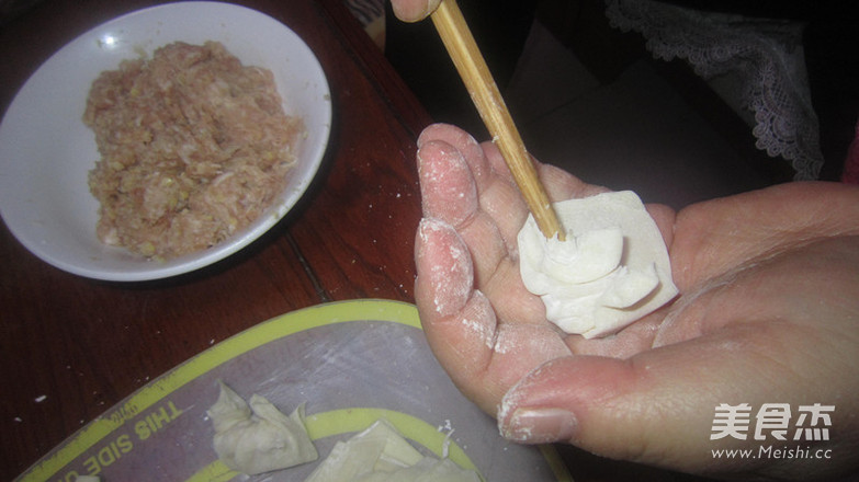 鸡丝馄饨和油炸小馄饨的做法