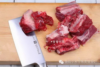 <a href=/shicai/rouqin/NiuRou/index.html target=_blank><u>牛肉</u></a>面步骤1