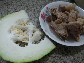 肉骨<a href=/shicai/shucai/DongGua/index.html target=_blank><u>冬瓜</u></a>汤