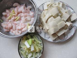 虾仁<a href=/shicai/mimian/DouFu/index.html target=_blank><u>豆腐</u></a>