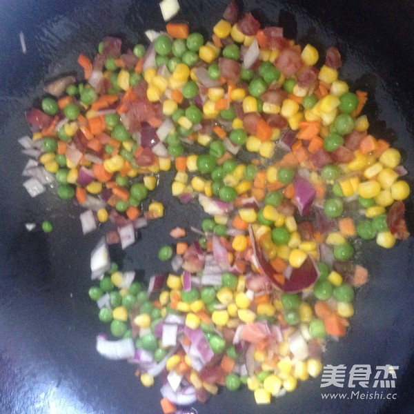 黄金杂蔬蛋炒饭的做法