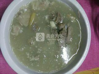 清炖<a href=/shicai/rouqin/YangRou/index.html target=_blank><u>羊肉</u></a>汤