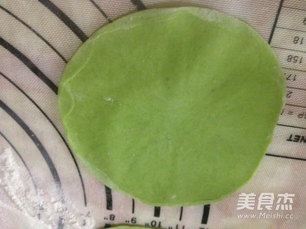 <a href=/shicai/shucai/BoCai/index.html target=_blank><u>菠菜</u></a>饺子诞生记的做法