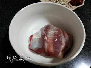 瘦肉炖药材汤