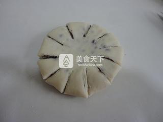 豆沙<a href=/shicai/shucai/JuHua/index.html target=_blank><u>菊花</u></a>酥