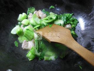 盐炒肉炒<a href=/shicai/shucai/QingCai/index.html target=_blank><u>青菜</u></a>