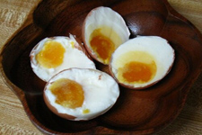 咸<a href=/shicai/rouqin/JiDan/index.html target=_blank><u>鸡蛋</u></a>的腌制方法