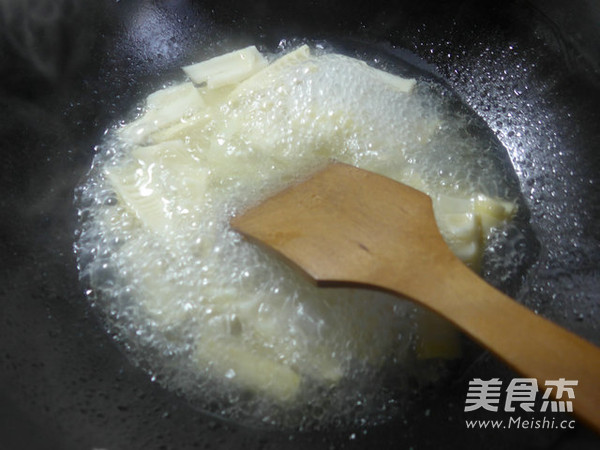 雷笋烧天菜芯的做法