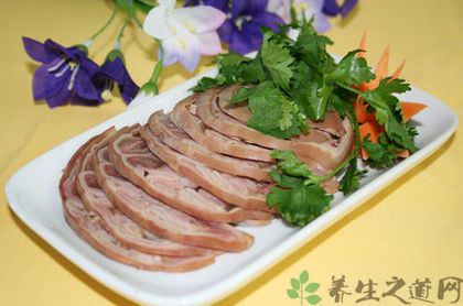 <a href=/shicai/rouqin/GouRou/index.html target=_blank><u>狗肉</u></a>不能和什么一起吃