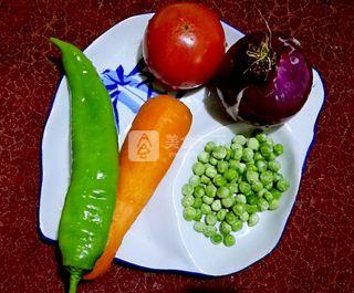 蔬菜<a href=/shicai/mimian/ZhiShi/index.html target=_blank><u>芝士</u></a>蛋焗饭