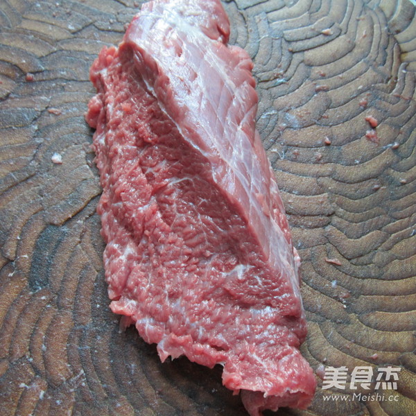 麻辣水煮<a href=/shicai/rouqin/NiuRou/index.html target=_blank><u>牛肉</u></a>的做法