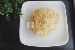 麻辣红油<a href=/shicai/shucai/YinEr/index.html target=_blank><u>银耳</u></a>