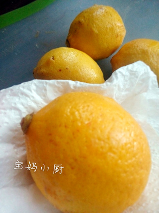 益母草<a href=/shicai/guopin/NingMeng/index.html target=_blank><u>柠檬</u></a>蜜