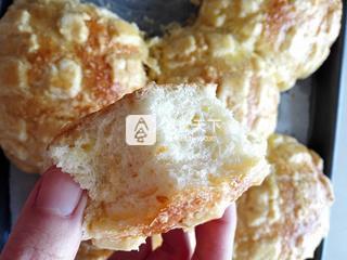 酥皮<a href=/shicai/guopin/BoLuo/index.html target=_blank><u>菠萝</u></a>包