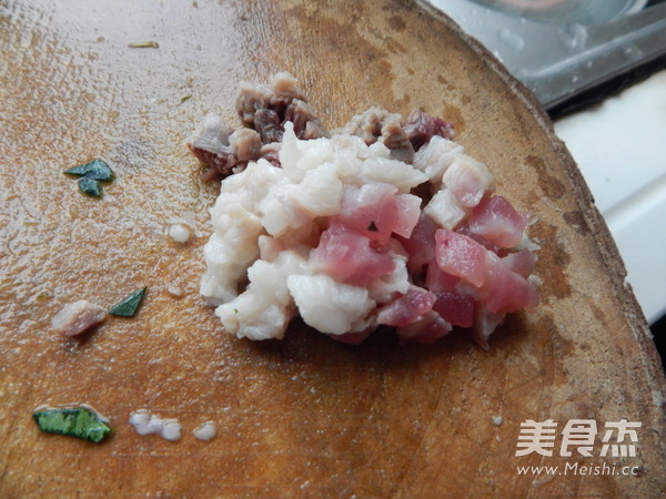 #一人食#<a href=/shicai/rouqin/XianRou/index.html target=_blank><u>咸肉</u></a>菜饭的做法