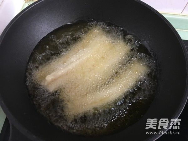 香雪面粉<a href=/shicai/mimian/YouTiao/index.html target=_blank><u>油条</u></a>油饼的做法