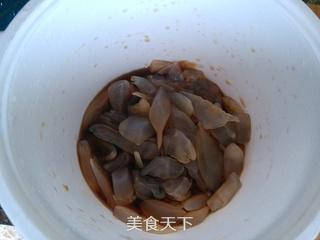 凉拌<a href=/shicai/shuichanpin/HaiZhe/index.html target=_blank><u>海蜇</u></a>丝