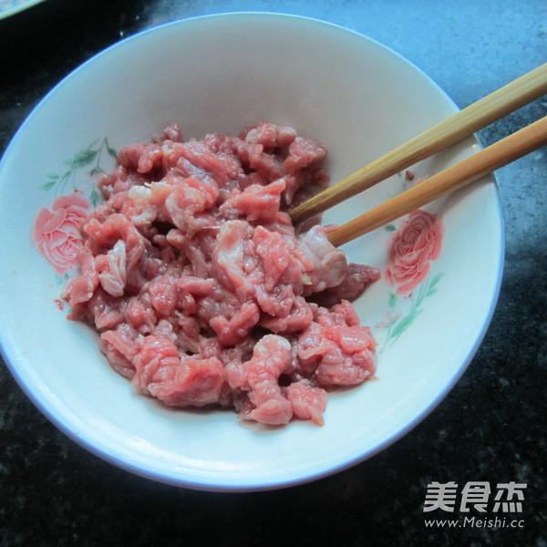 麻辣水煮<a href=/shicai/rouqin/NiuRou/index.html target=_blank><u>牛肉</u></a>的做法