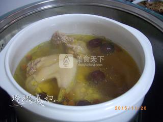 鲜<a href=/shicai/shucai/RenSen/index.html target=_blank><u>人参</u></a>老鸡汤