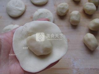 豆沙<a href=/shicai/shucai/JuHua/index.html target=_blank><u>菊花</u></a>酥