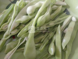 <a href=/shicai/shucai/DouJiao/index.html target=_blank><u>豆角</u></a>丝炒肉