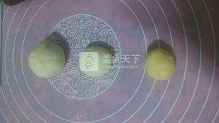 <a href=/shicai/guopin/LiuLian/index.html target=_blank><u>榴莲</u></a>酥